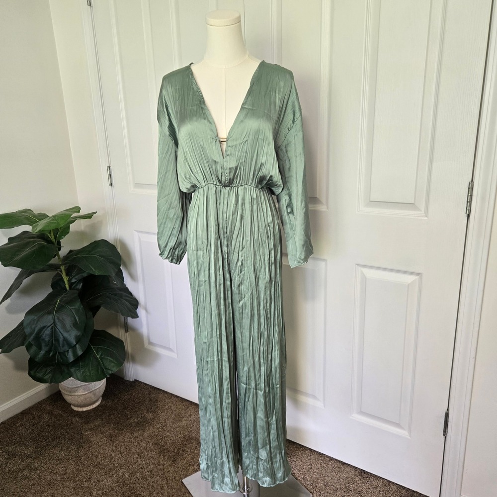 Zara Jumpsuit Womens XS Sage Green Pleated Satin V-Neck Wide Leg Long Sleeve